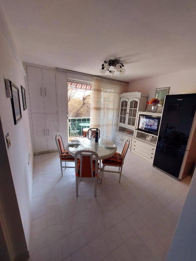 Split Apartment