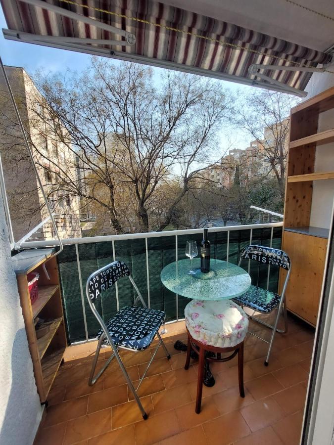 Split Apartment Apartment *
